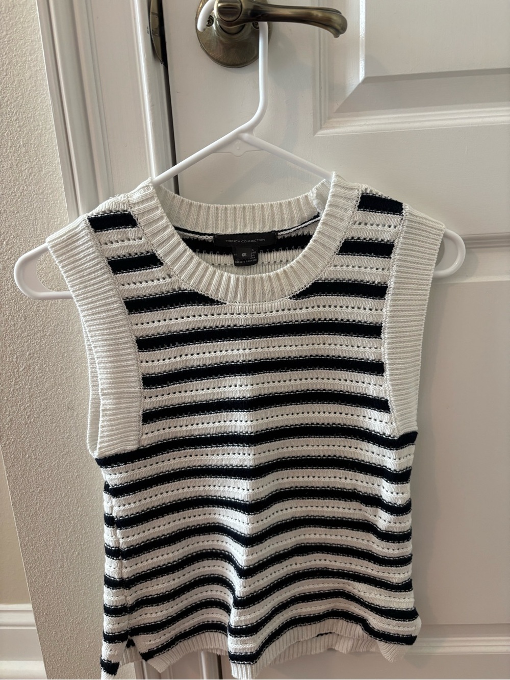 Sleeveless Knit Stripe Sweater - White & Navy